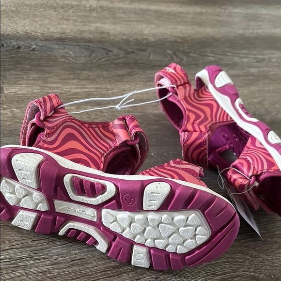 $5/25! Add 5 to bundle to get for $25 Eddie Bauer Kids Vibrant Pink Sandals - Picture 3 of 4